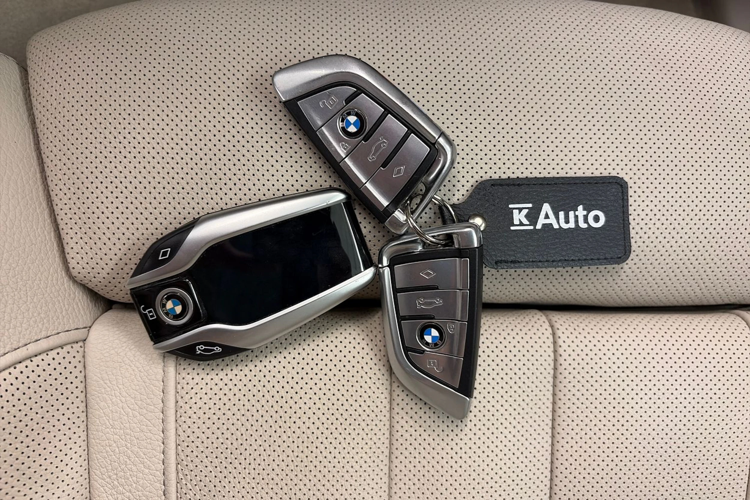 sininen BMW 740 2017 kuva 39.