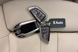 sininen BMW 740 2017 kuva 39.