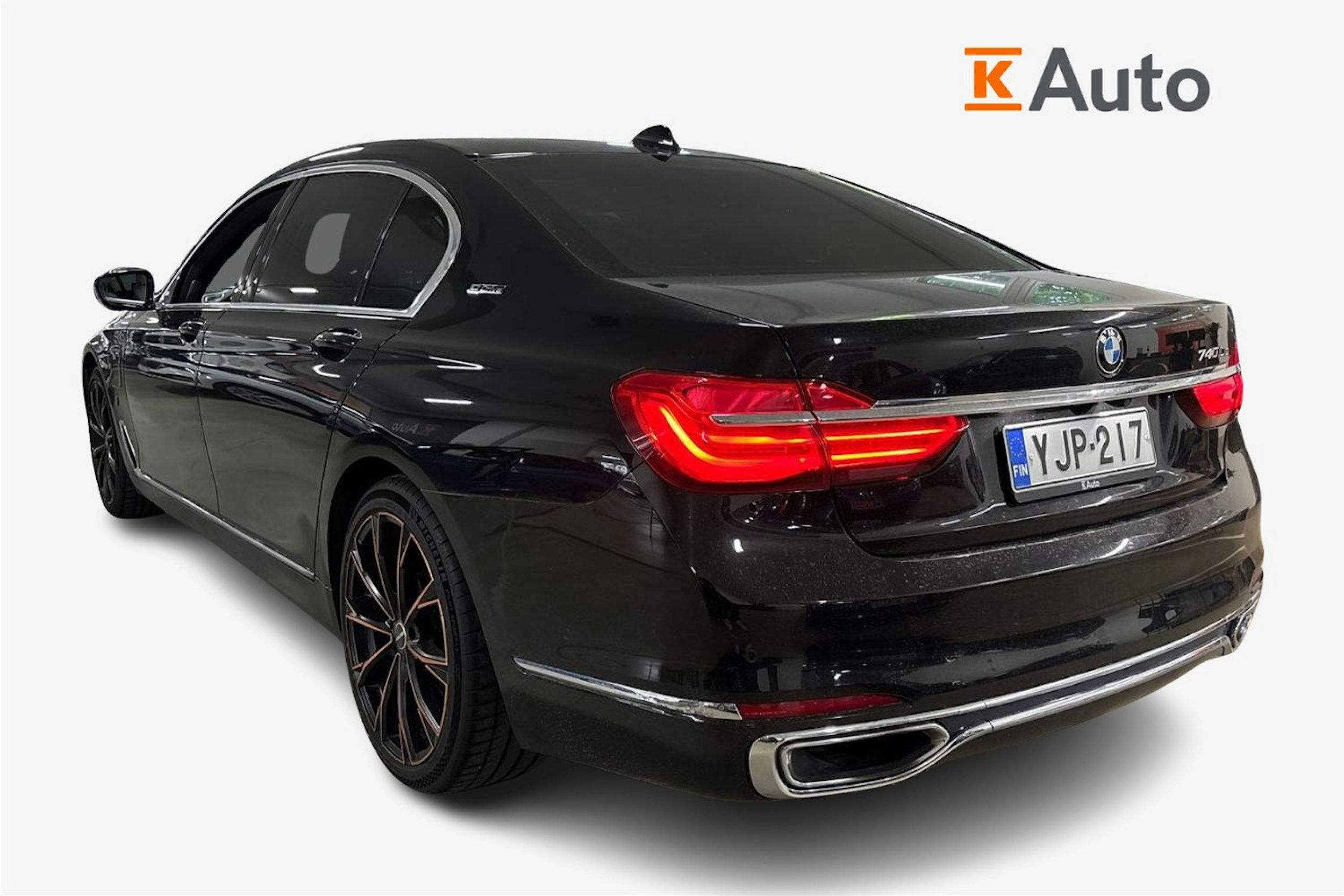 musta BMW 740 2017 kuva 2.