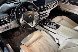 musta BMW 740 2017 kuva 3.