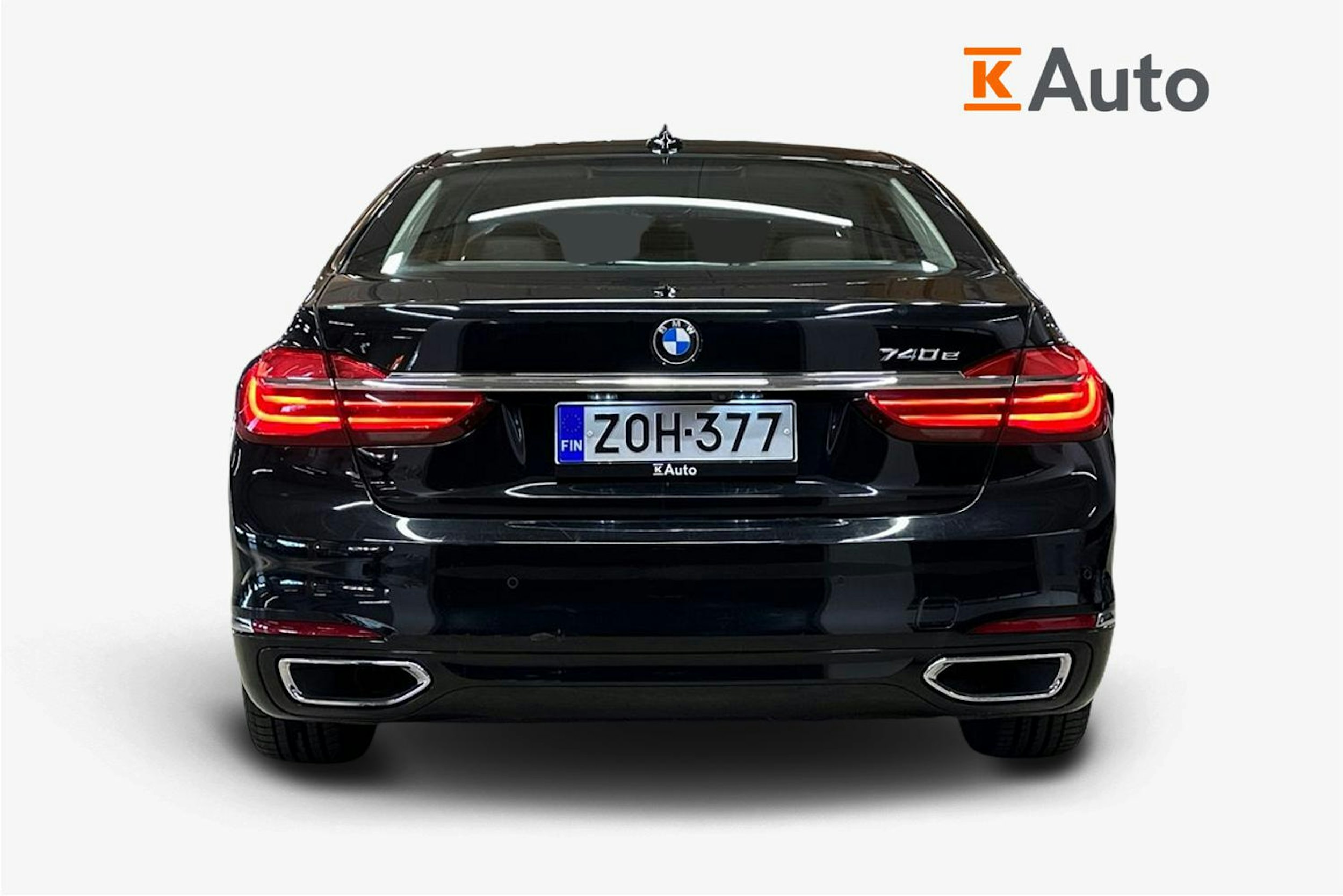 musta BMW 740 2017 kuva 3.