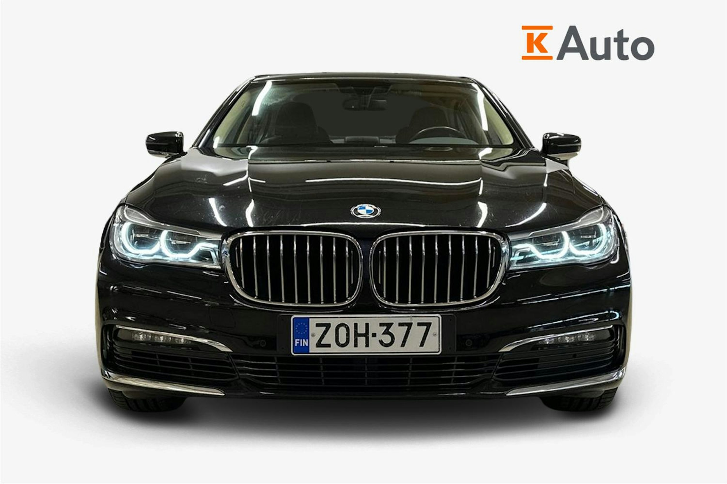 musta BMW 740 2017 kuva 5.