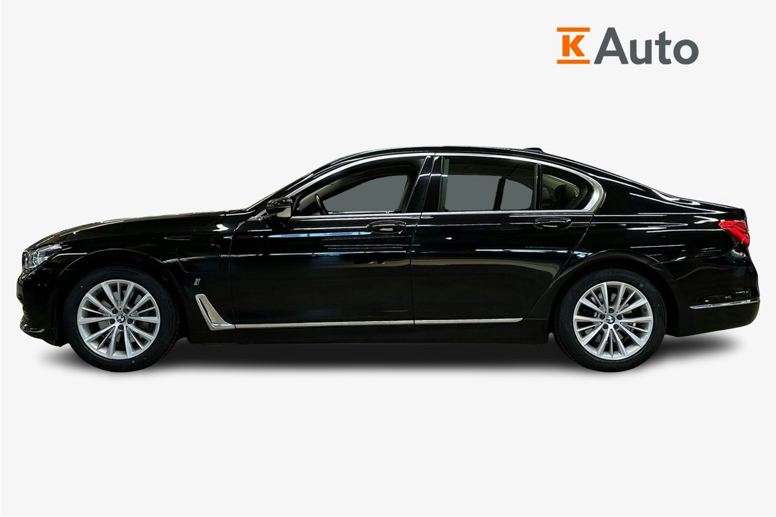musta BMW 740 2017 kuva 6.