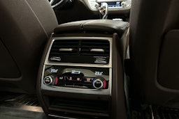 musta BMW 740 2017 kuva 17.