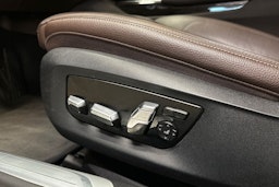 musta BMW 740 2017 kuva 19.