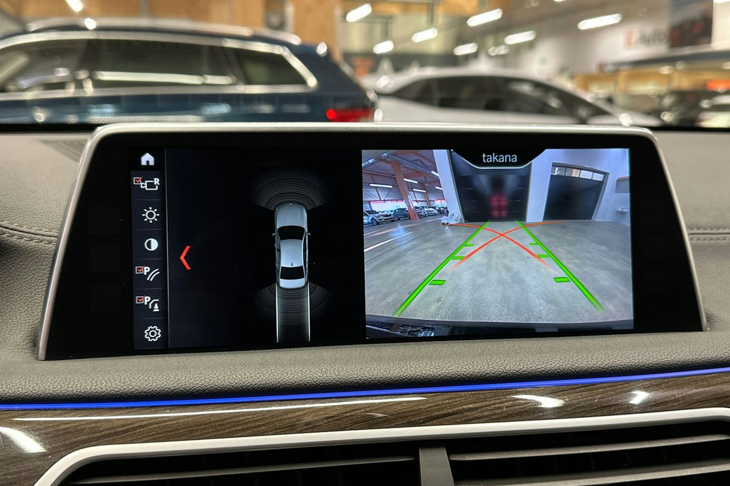 musta BMW 740 2017 kuva 22.