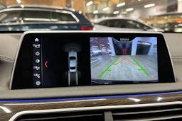 musta BMW 740 2017 kuva 22.