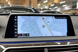 musta BMW 740 2017 kuva 23.
