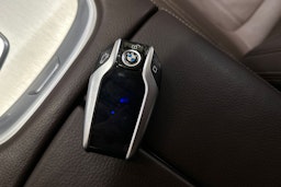 musta BMW 740 2017 kuva 27.