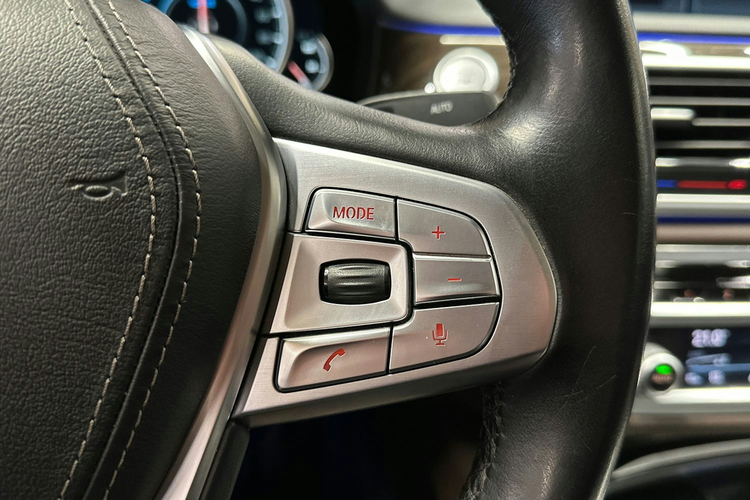 musta BMW 740 2017 kuva 30.
