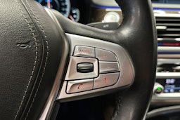 musta BMW 740 2017 kuva 30.