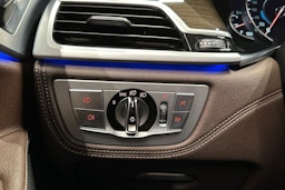musta BMW 740 2017 kuva 31.