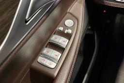 musta BMW 740 2017 kuva 32.