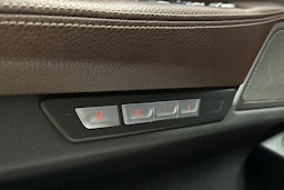 musta BMW 740 2017 kuva 33.