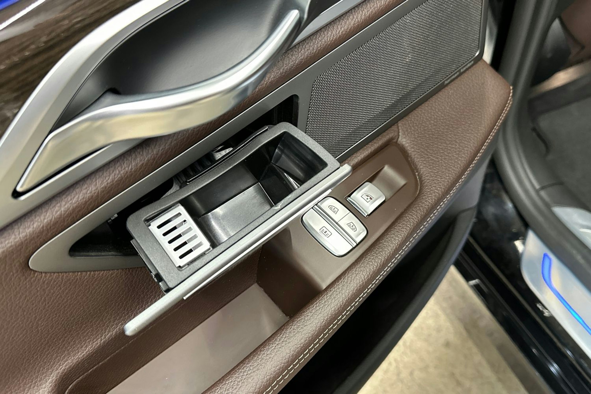 musta BMW 740 2017 kuva 35.