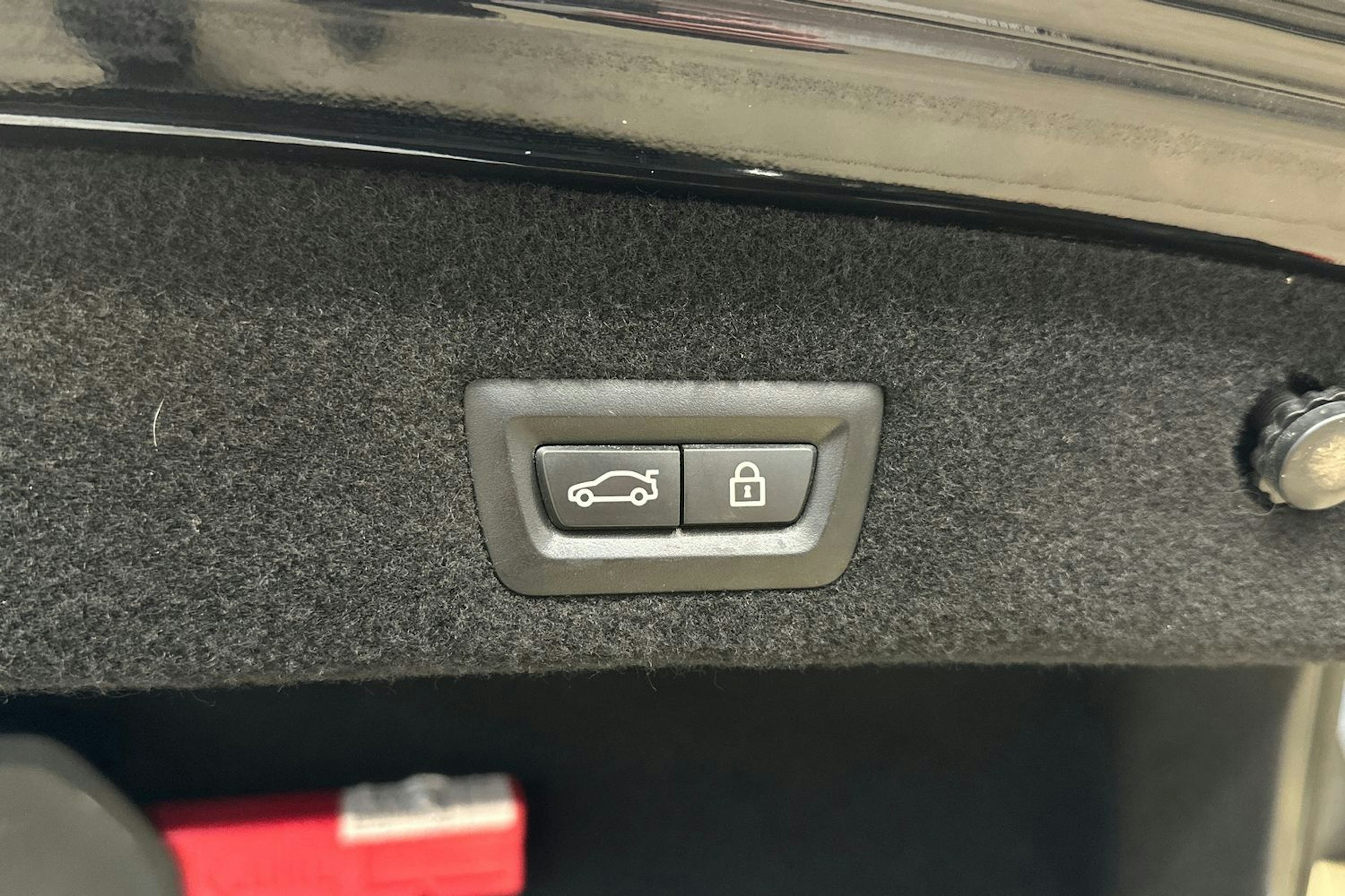 musta BMW 740 2017 kuva 37.