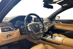 ruskea (beige) BMW 740 2018 kuva 3.