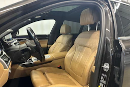 ruskea (beige) BMW 740 2018 kuva 4.