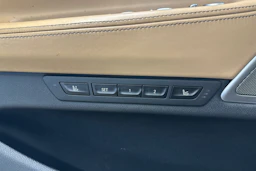 ruskea (beige) BMW 740 2018 kuva 6.