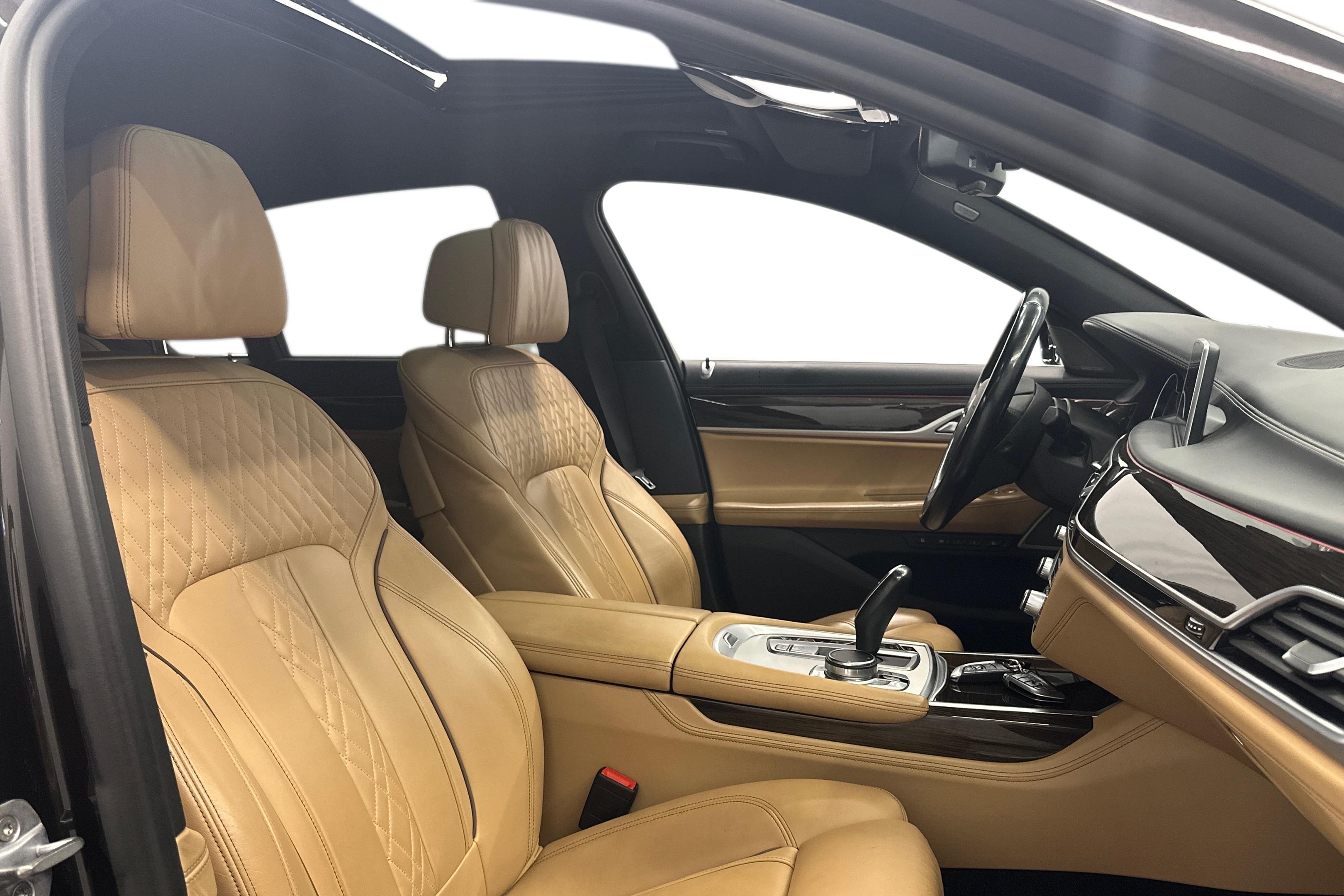 BMW 740 2018, kuva 7/11