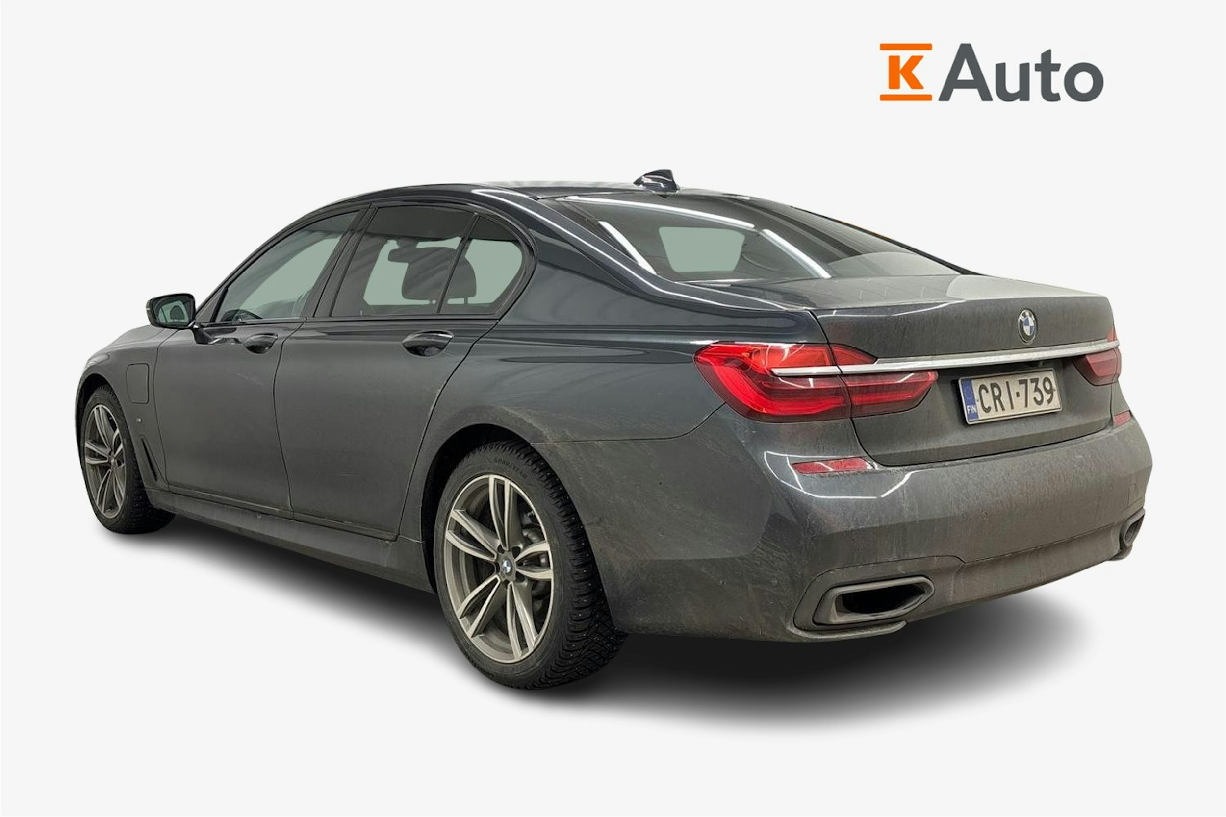 harmaa BMW 740 2018 kuva 2.