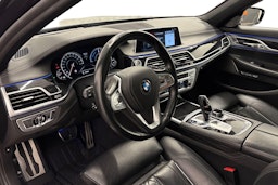 harmaa BMW 740 2018 kuva 7.