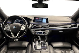 harmaa BMW 740 2018 kuva 9.