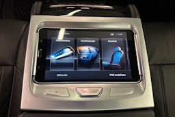 harmaa BMW 740 2018 kuva 16.