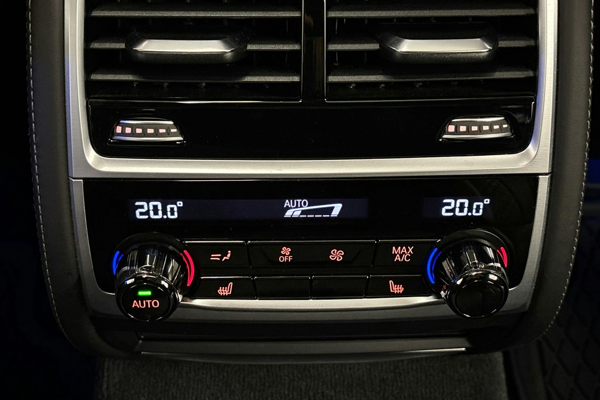 harmaa BMW 740 2018 kuva 20.