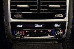 harmaa BMW 740 2018 kuva 20.