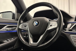 harmaa BMW 740 2018 kuva 21.