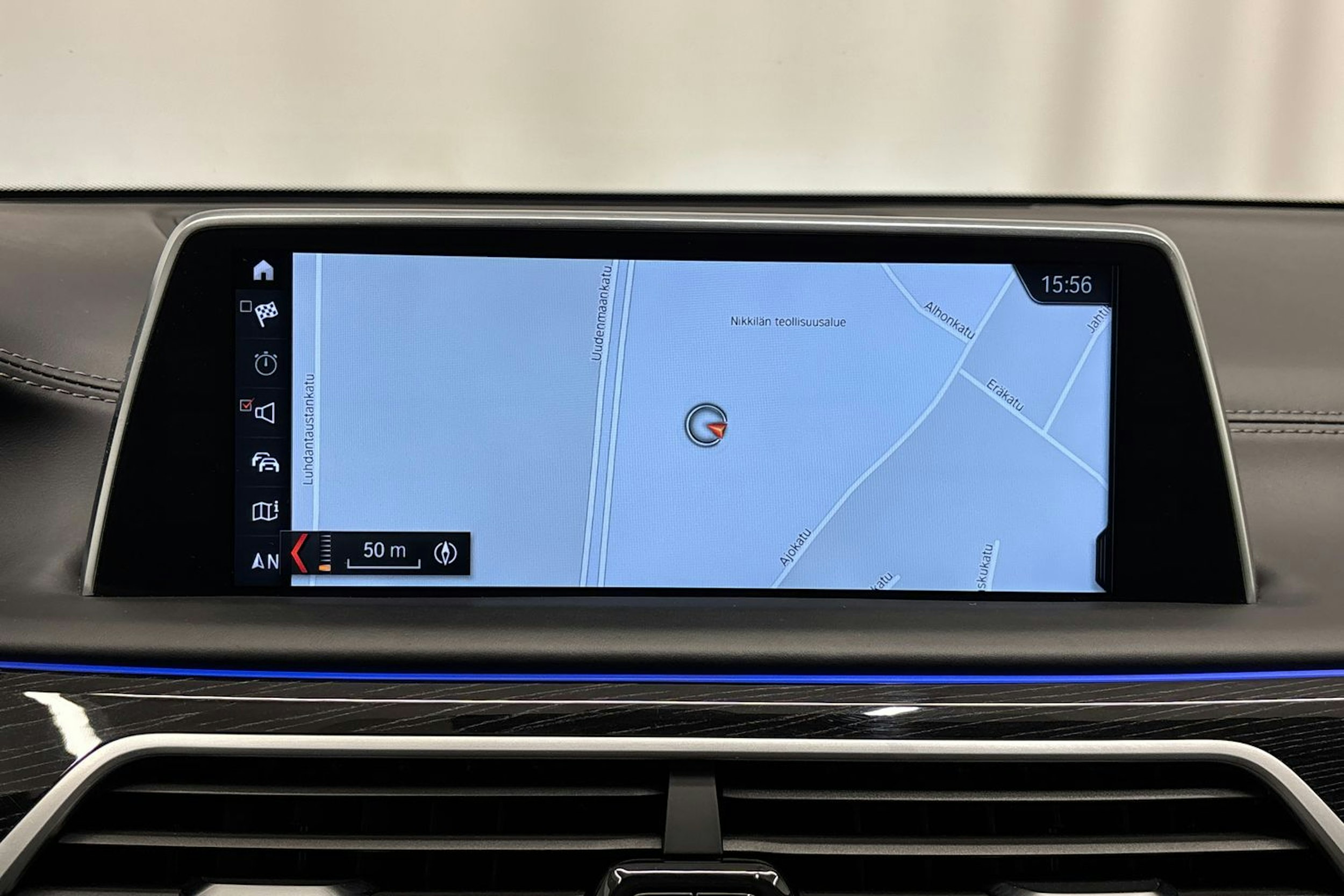 harmaa BMW 740 2018 kuva 27.