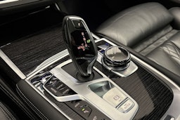 harmaa BMW 740 2018 kuva 30.