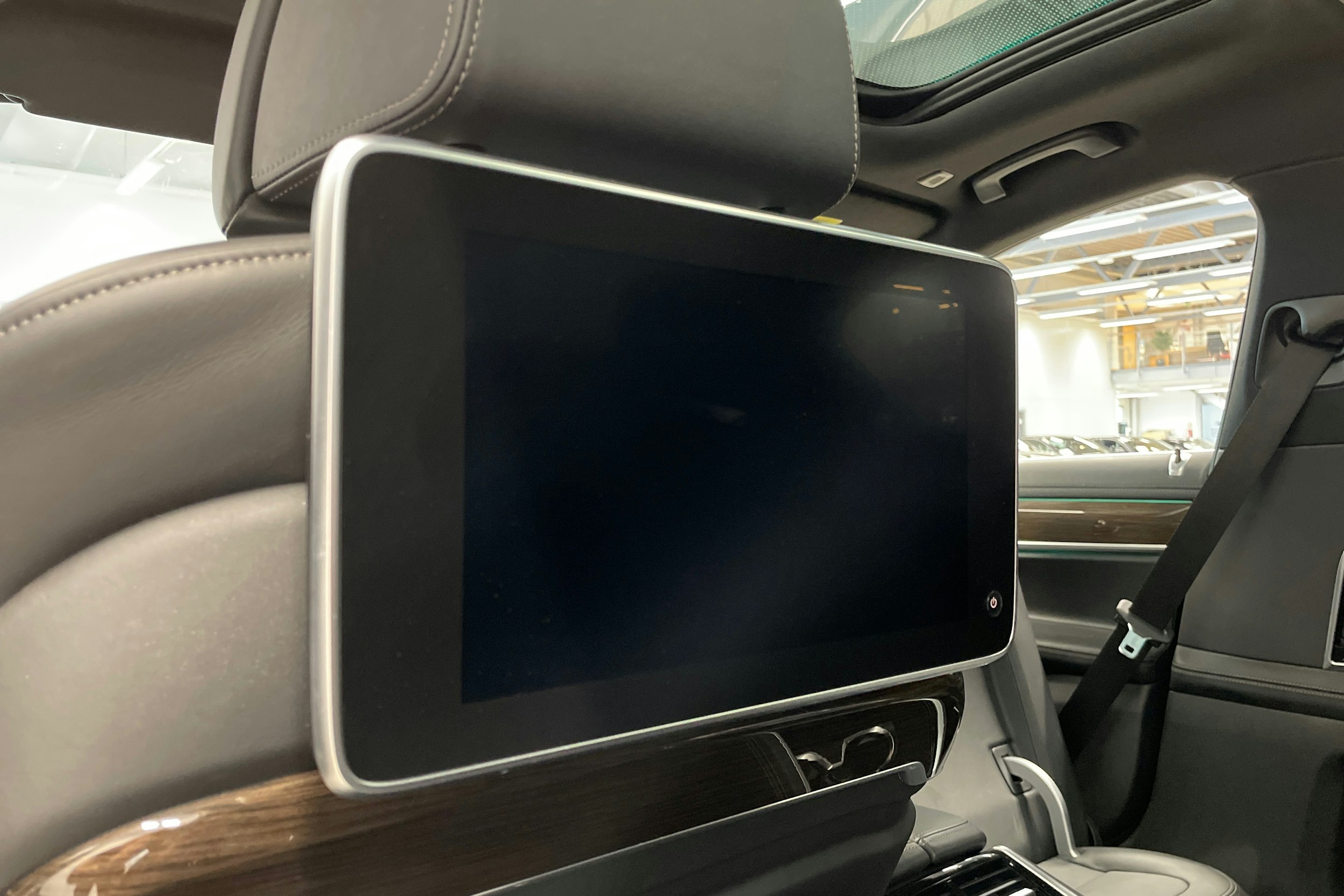 Musta BMW 740 2018 kuva 31.