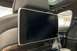 Musta BMW 740 2018 kuva 31.