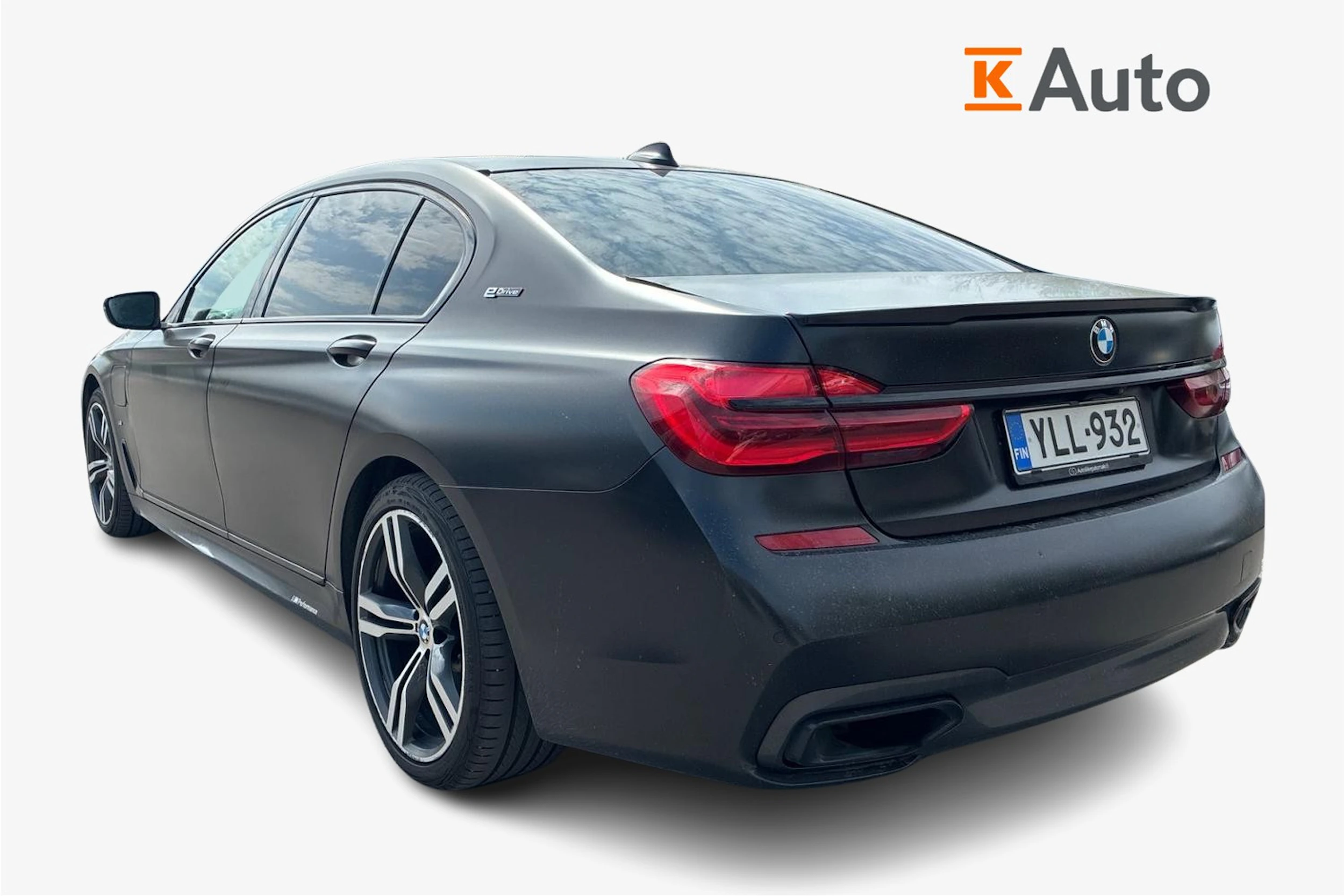 Musta BMW 740 2018 kuva 2.