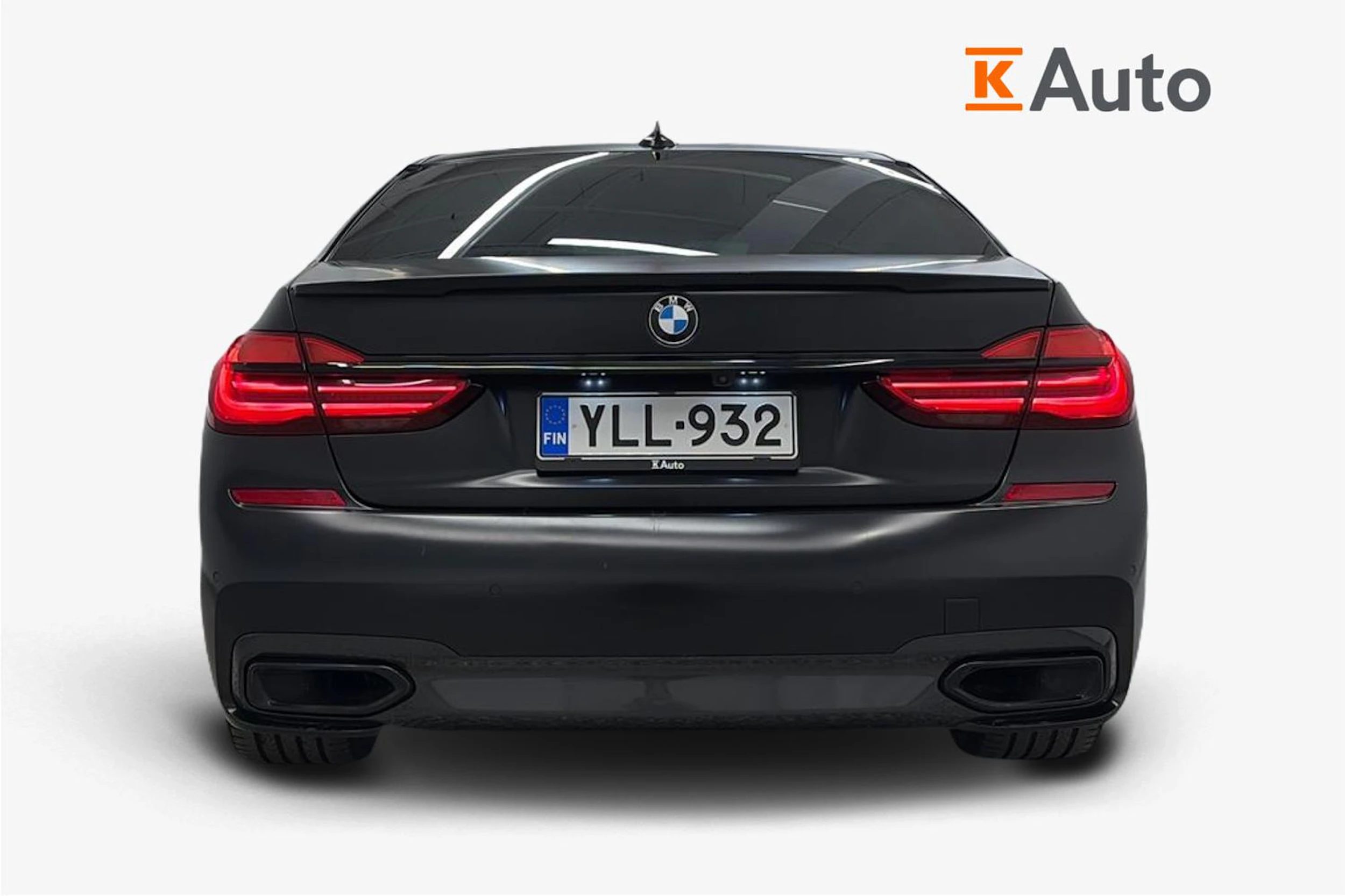 Musta BMW 740 2018 kuva 4.