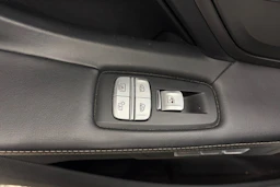 Musta BMW 740 2018 kuva 15.