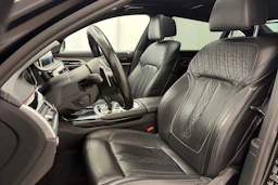 Musta BMW 740 2018 kuva 19.