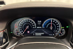 Musta BMW 740 2018 kuva 24.