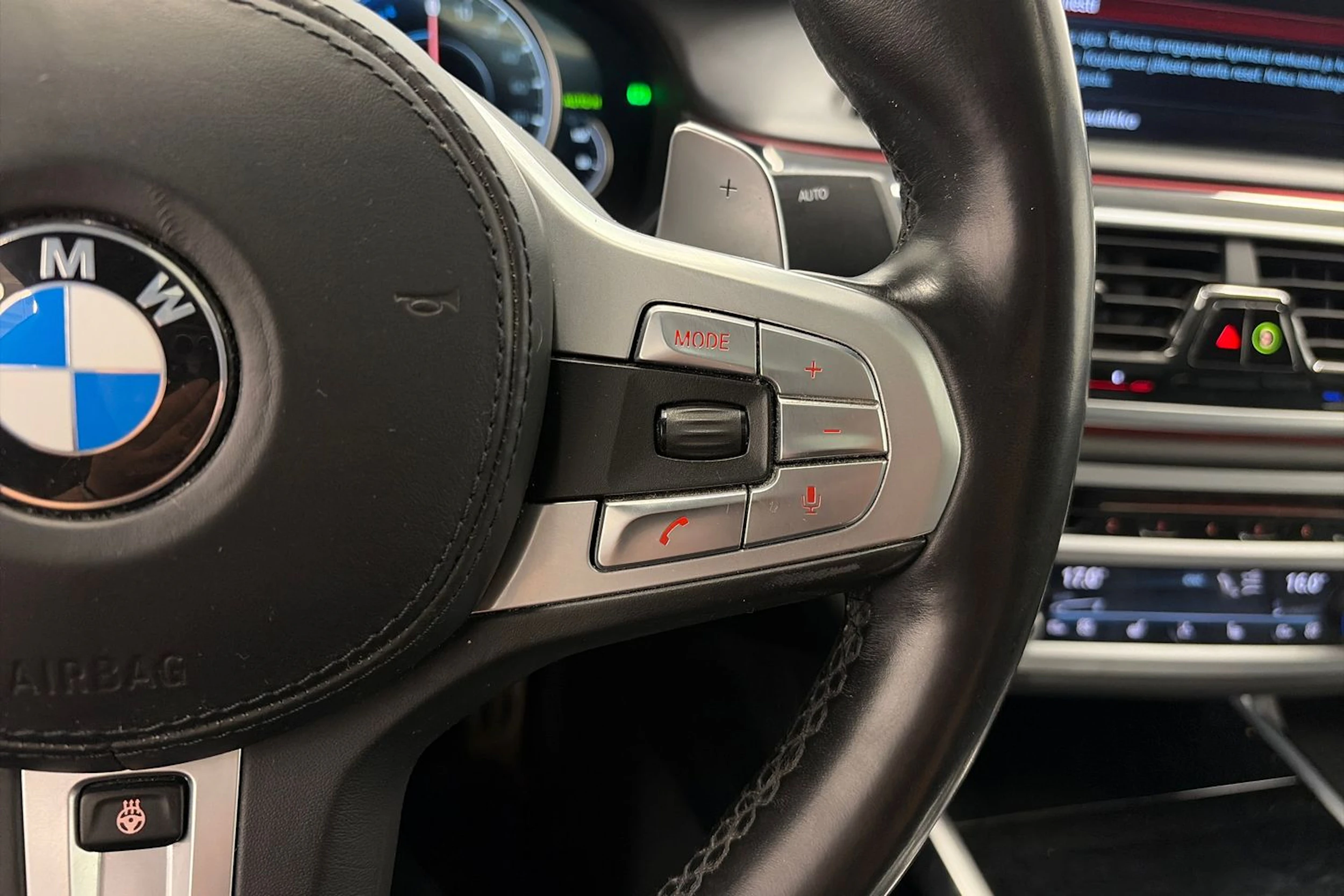 Musta BMW 740 2018 kuva 27.