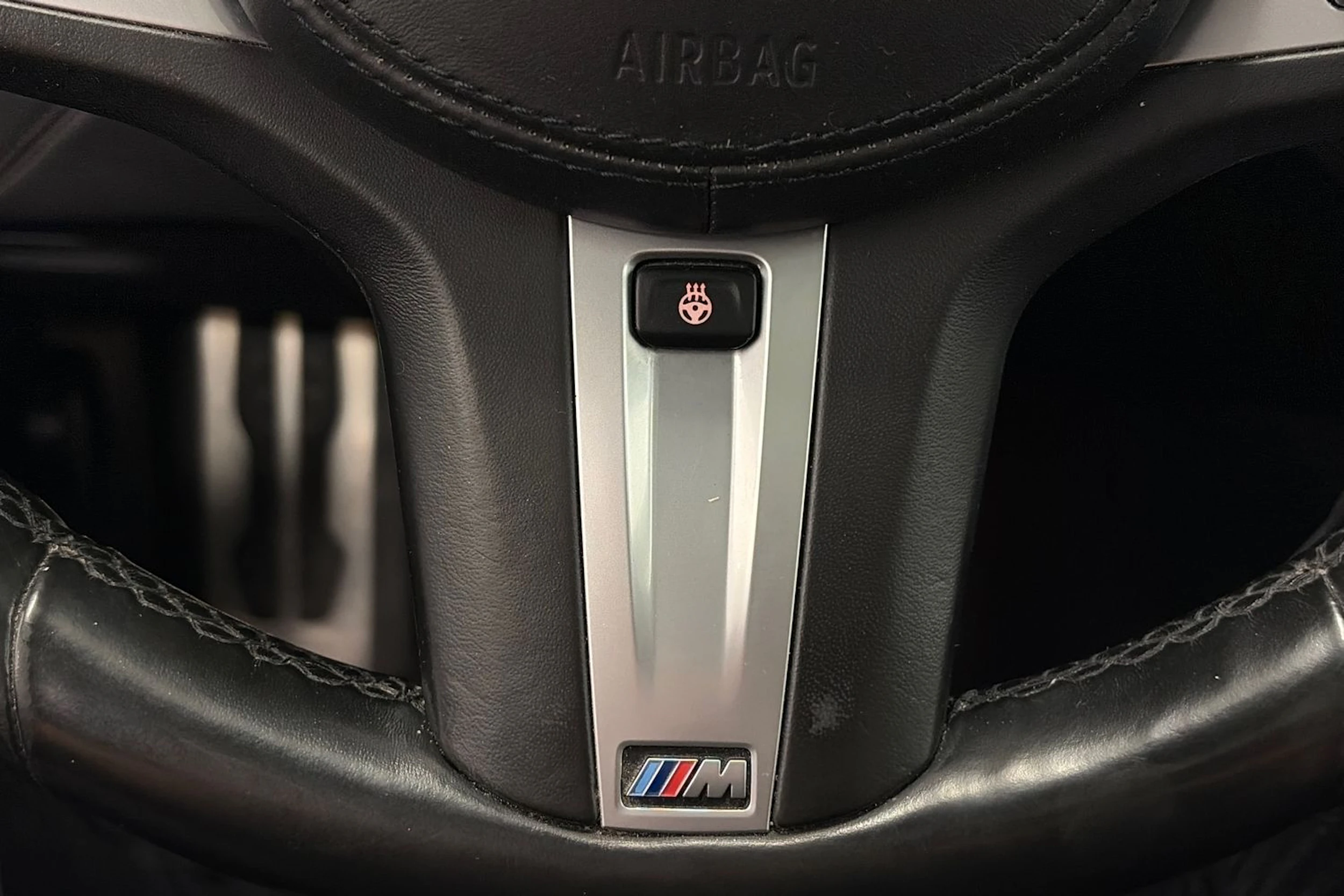 Musta BMW 740 2018 kuva 28.