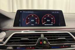Musta BMW 740 2018 kuva 32.