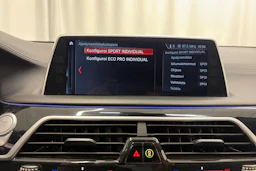 Musta BMW 740 2018 kuva 34.