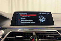 Musta BMW 740 2018 kuva 35.