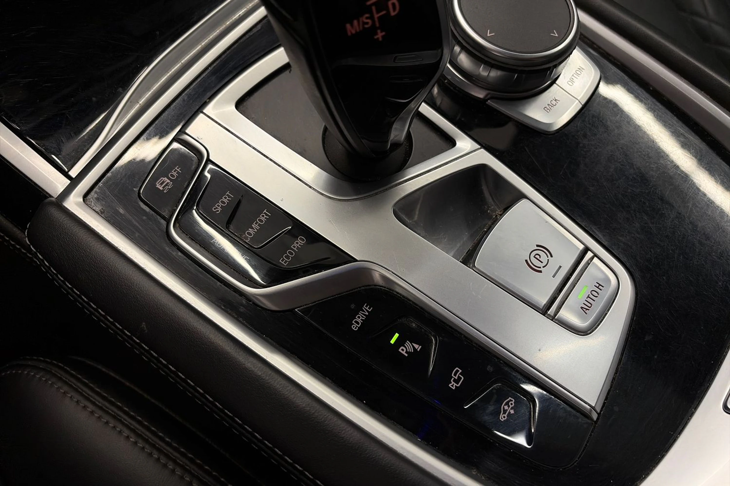 Musta BMW 740 2018 kuva 38.