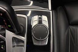 Musta BMW 740 2018 kuva 39.