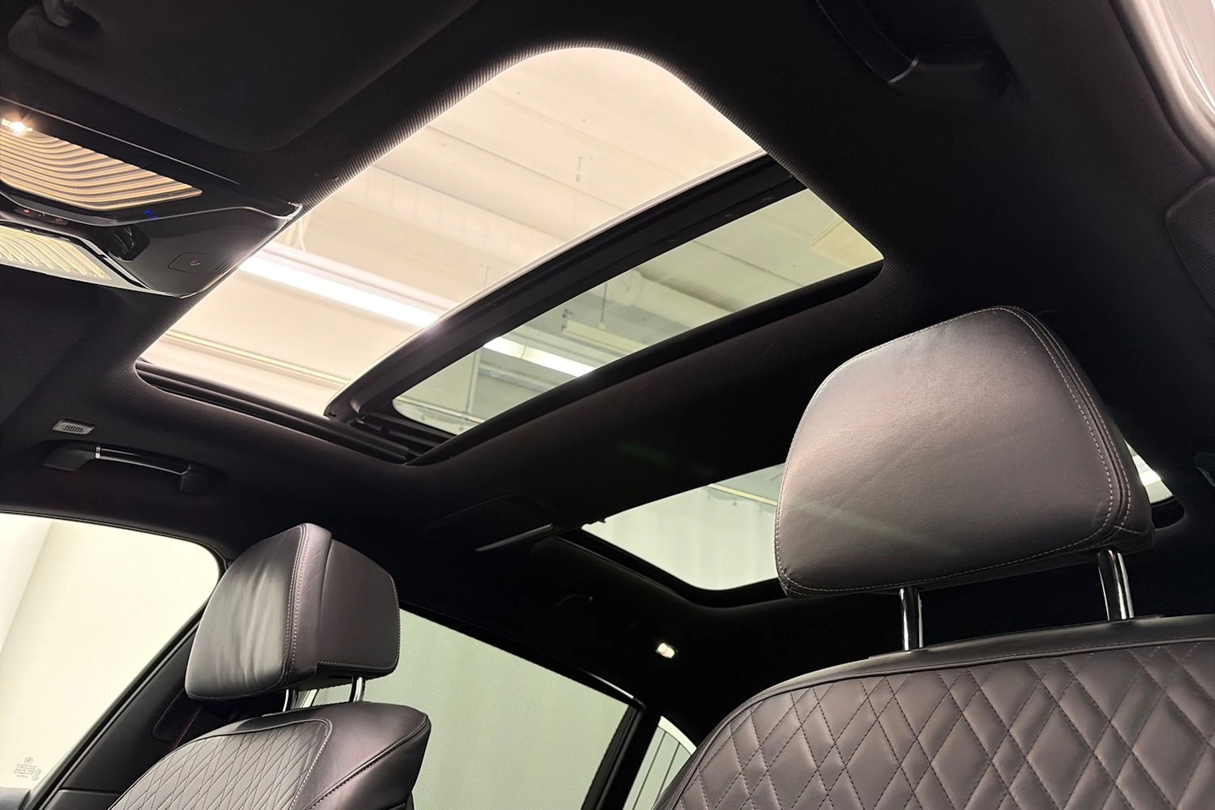 Musta BMW 740 2018 kuva 42.
