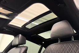 Musta BMW 740 2018 kuva 42.