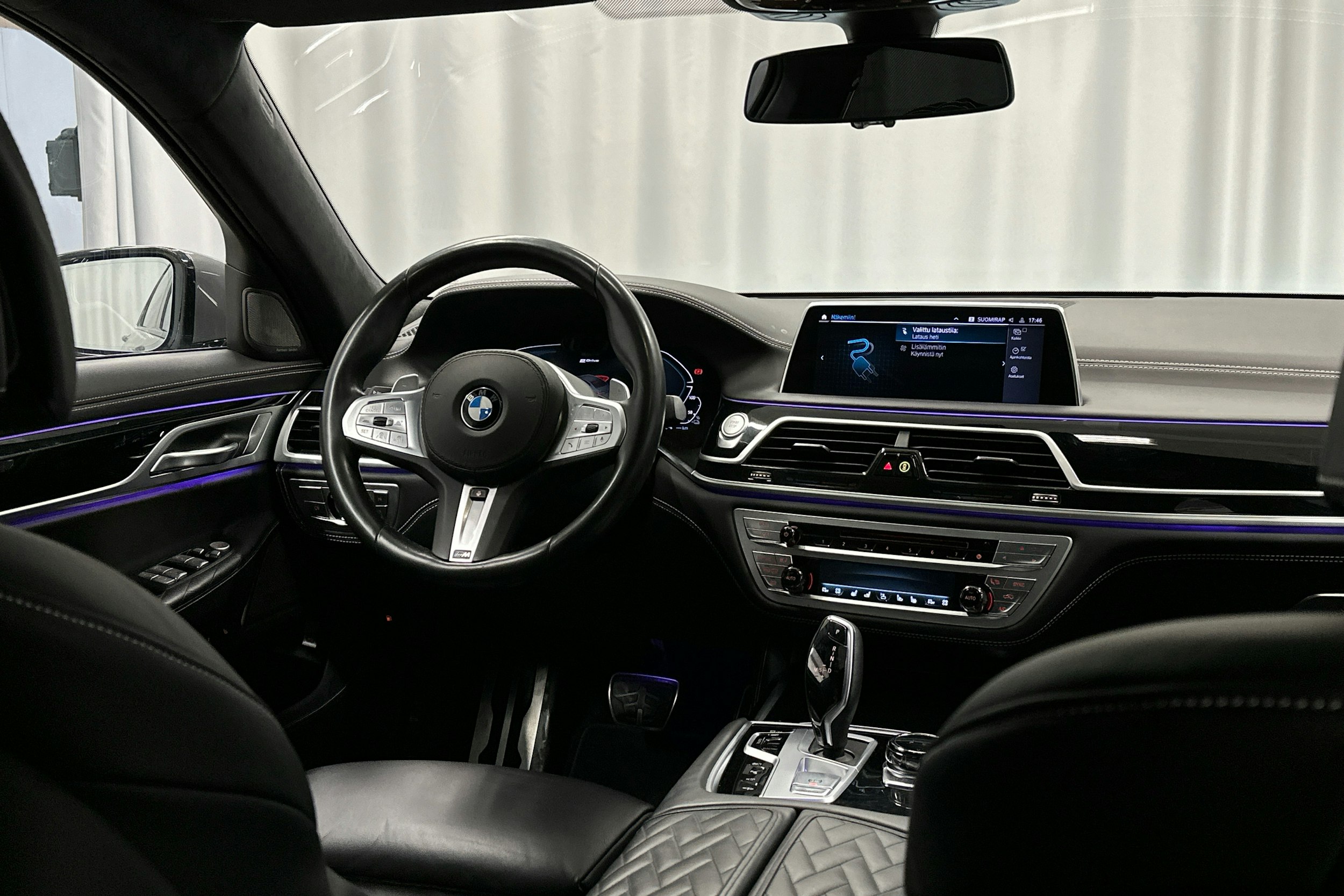 Harmaa BMW 745 2019 kuva 6.